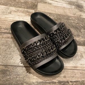 Kendall & Kylie Black Chain Slides
